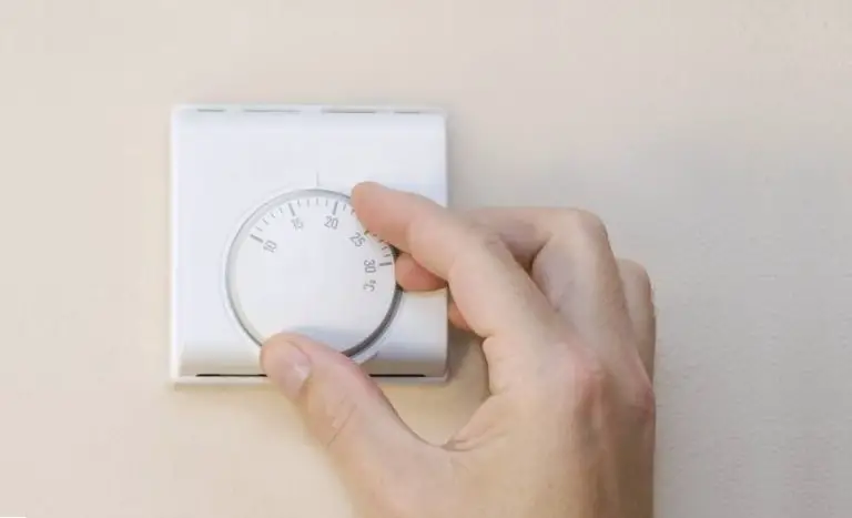 How Does an Analog Thermostat Work?