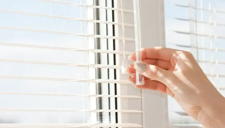 6 Easy Steps To Close Your Window Blinds