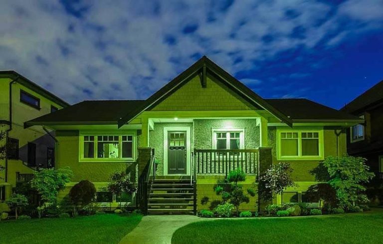 What Does A Green Porch Light Mean?